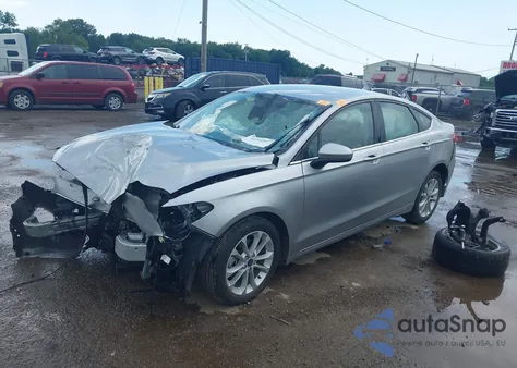 2020 Ford Fusion Hybrid Se z USA, uszkodzony, nr VIN 3FA6P0LU1LR173427